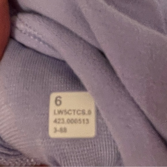 VGUC Lululemon Aligns 25” size 6, Lilac Smoke - Picture 4 of 4
